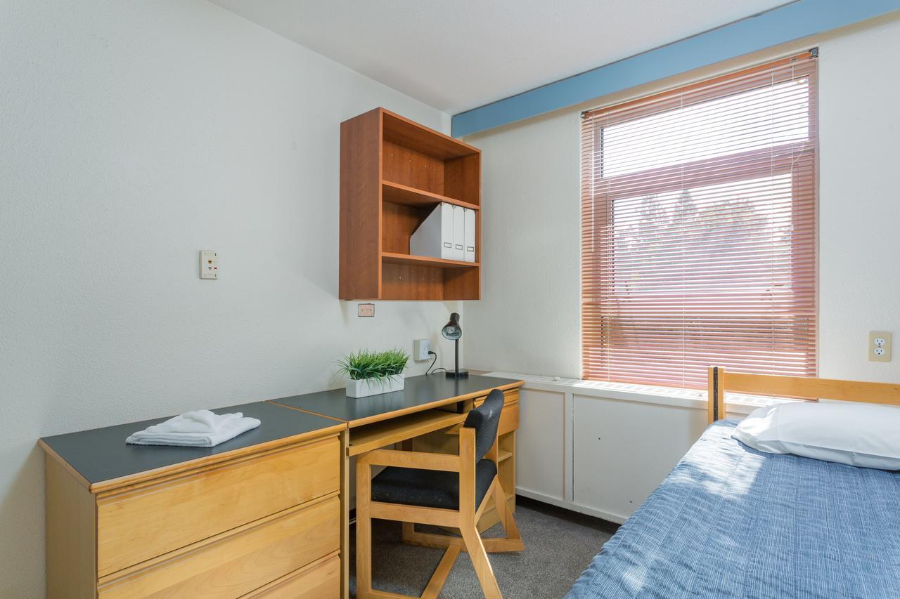 Pacific Spirit Hostel แวนคูเวอร์ ภายนอก รูปภาพ